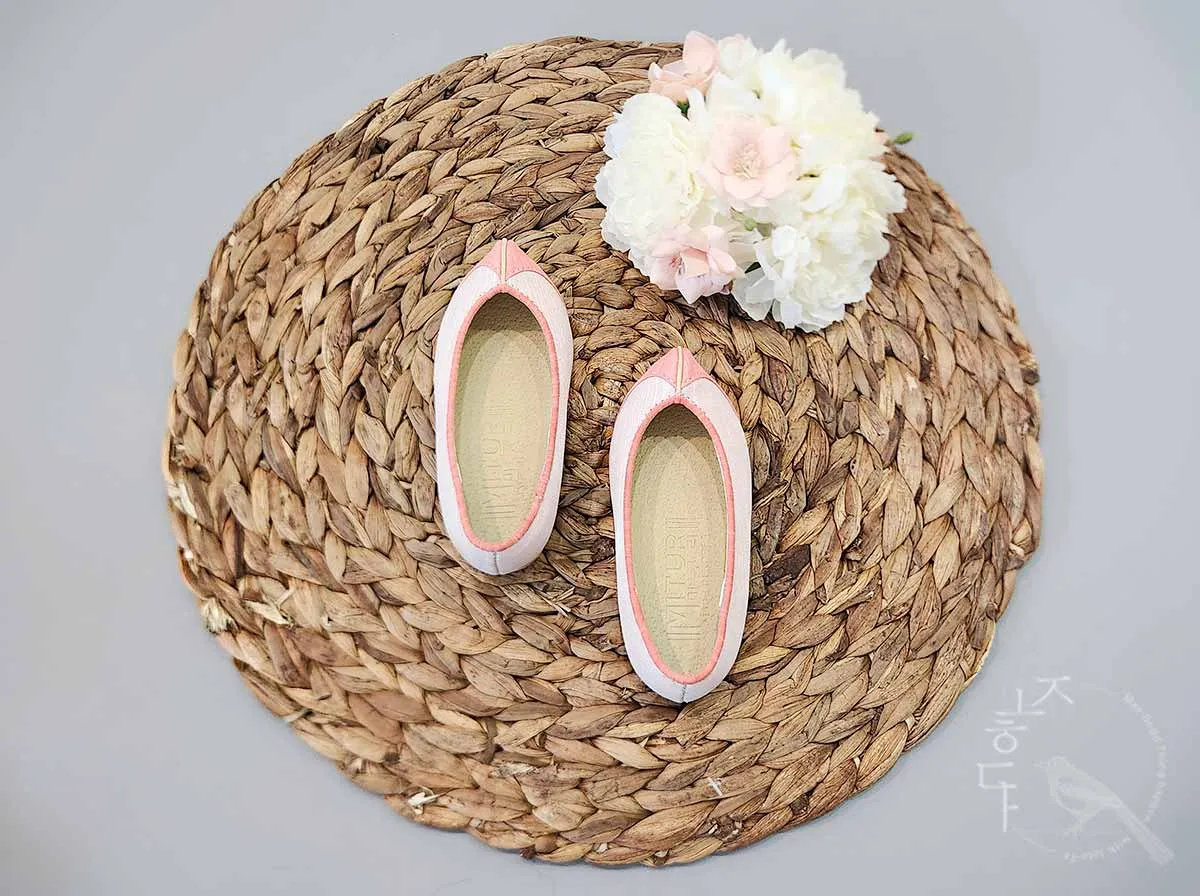 Adorable Baby Girl Hanbok Shoes in Pink & Light Pink