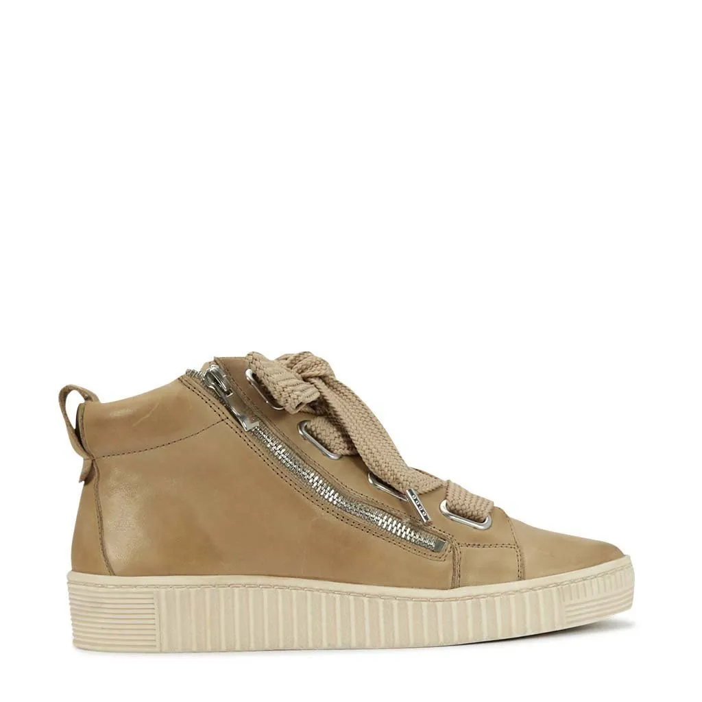 JOYOUS ARCHIVE LEATHER ZIP SNEAKER