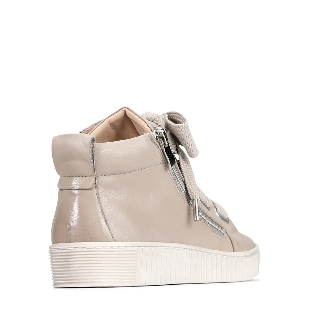 JOYOUS ARCHIVE LEATHER ZIP SNEAKER