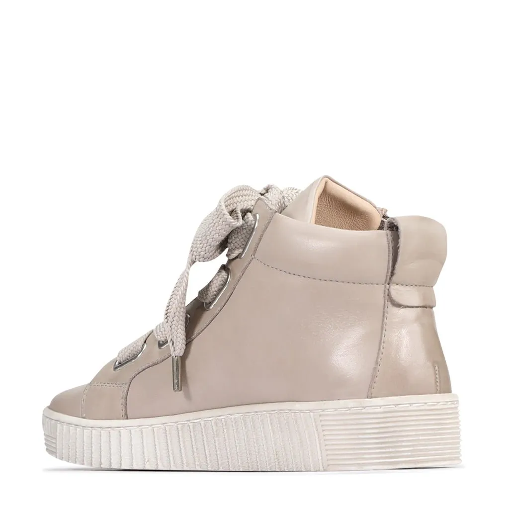 JOYOUS ARCHIVE LEATHER ZIP SNEAKER