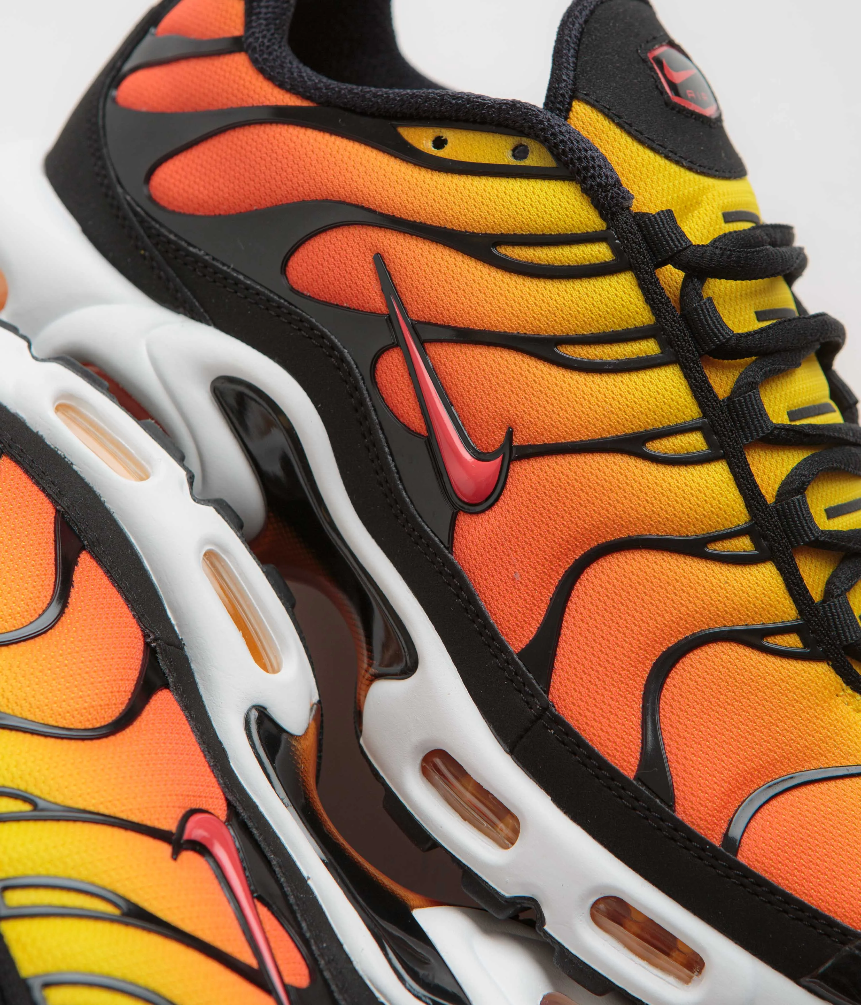 Nike Air Max Plus Shoes - Black / Pimento - Bright Ceramic - Resin