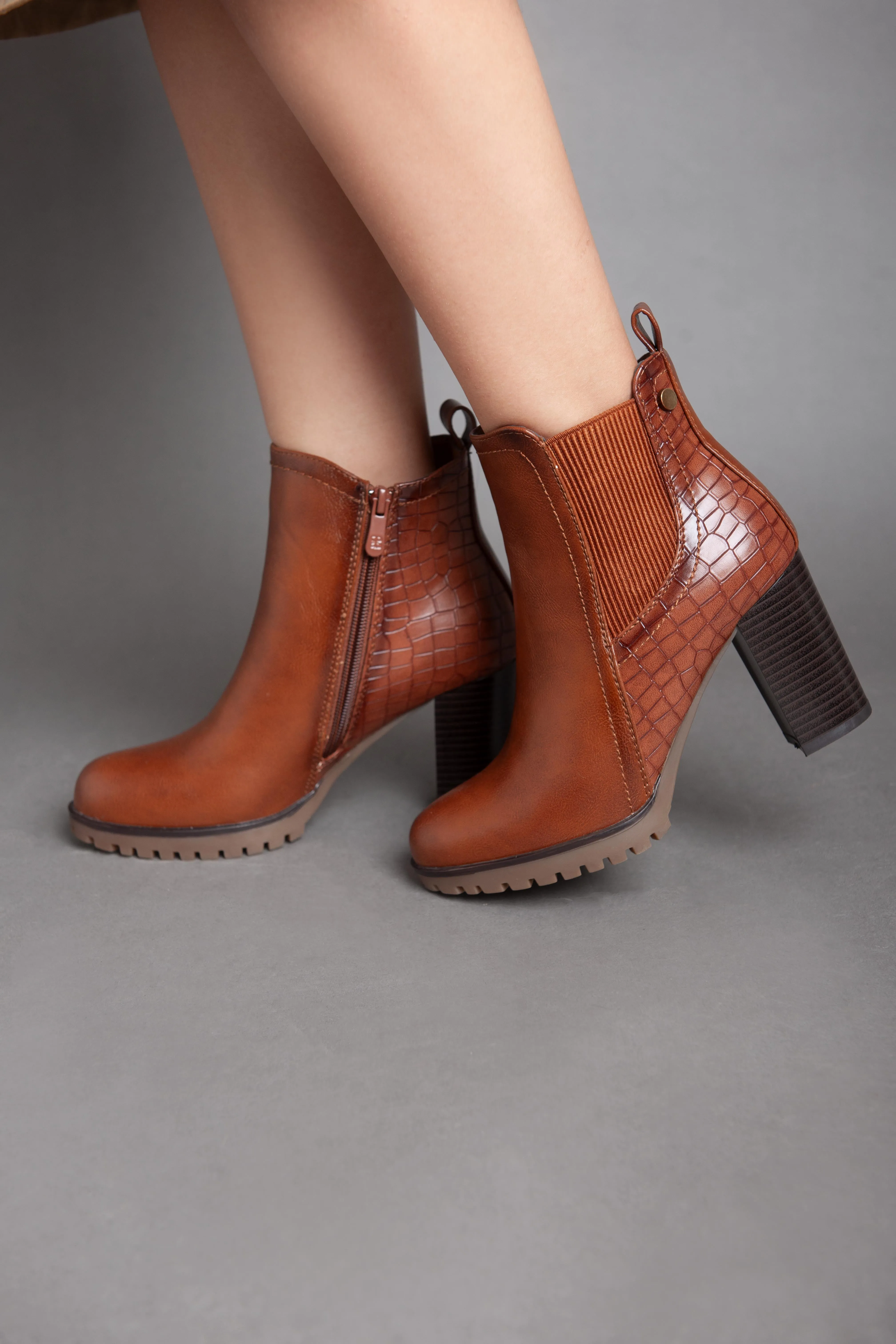 Shiny Classy Ankle Boot - Camel