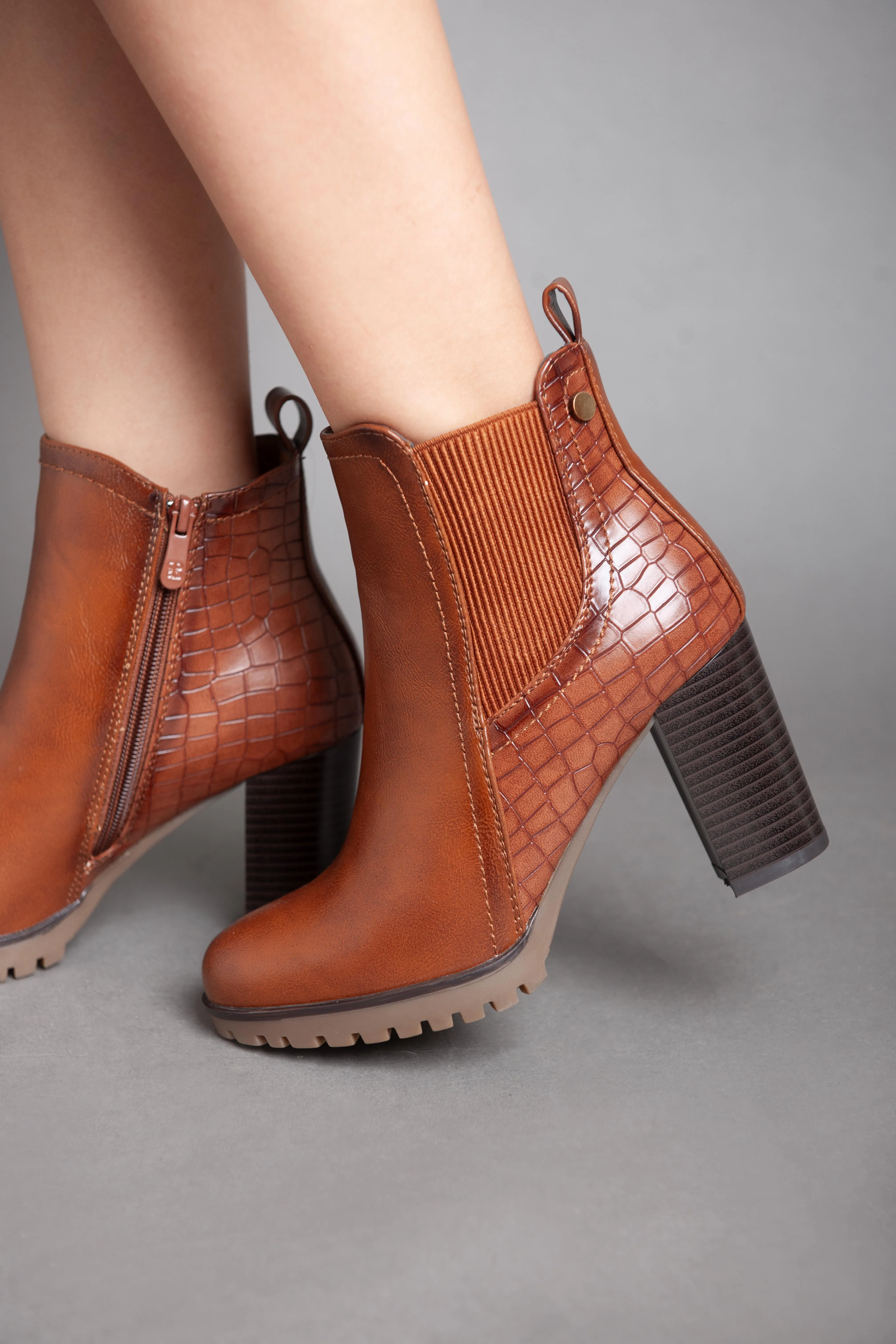 Shiny Classy Ankle Boot - Camel